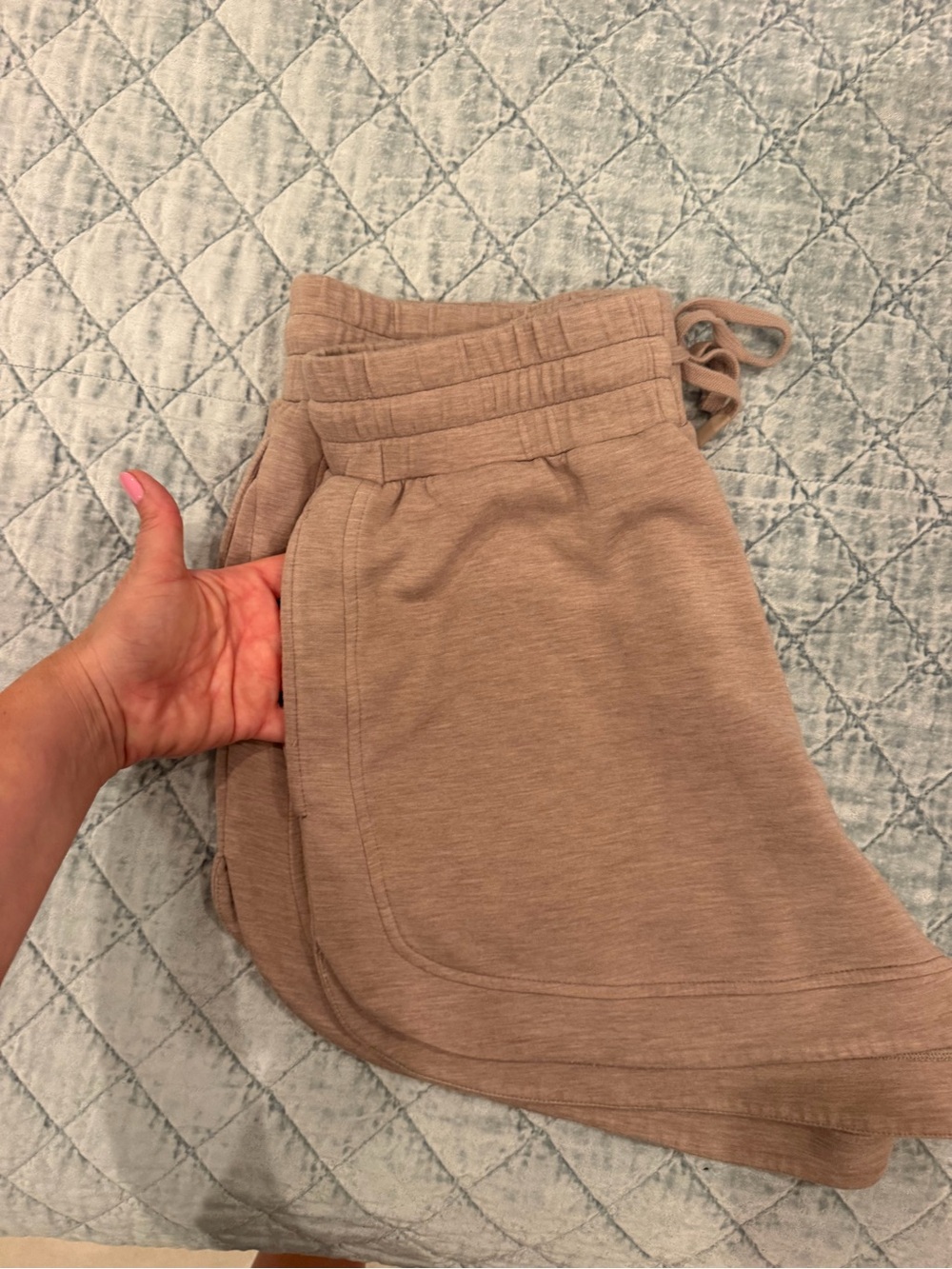Varley Double Soft Ollie High Rise 3.5” athletic shorts in Taupe Mark size large - Picture 6 of 6